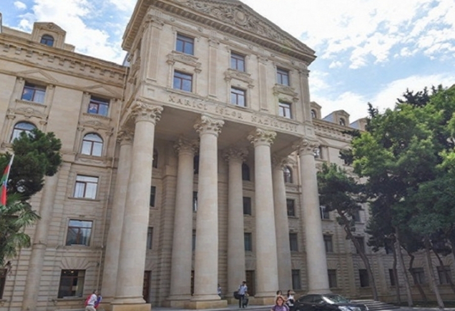 Состоялся телефонный разговор между руководителями МИД Азербайджана и Узбекистана