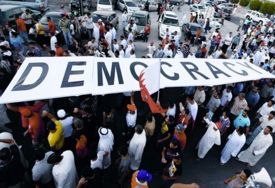 “Arab Barometer”: Ərəblər demokratiyanı iqtisadi inkişafa əngəl hesab edirlər