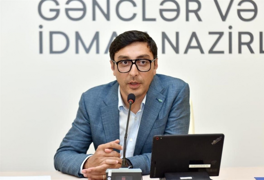 Gənclər və idman naziri bir qrup futbol veteranı ilə görüşüb