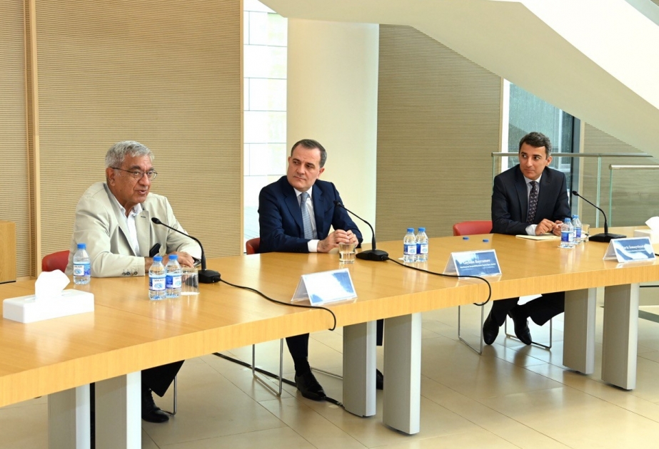 Xarici İşlər Nazirliyi və ADA Universitetinin birgə təşkilatçılığı ilə həyata keçirilən “Diplomatiya həftəsi”nin açılış mərasimi olub