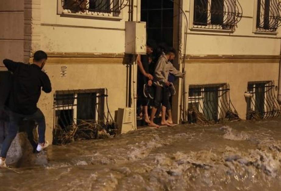 İstanbulda yağan güclü yağış səbəbindən çox sayda əmlaka ziyan dəyib VİDEO