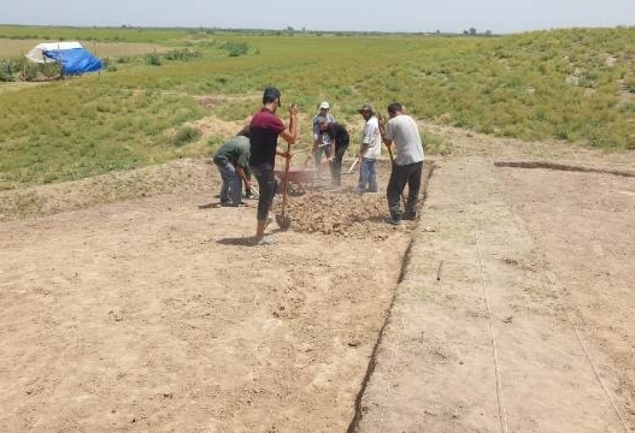 Археологи посетили курганный комплекс «Йедди тепе»