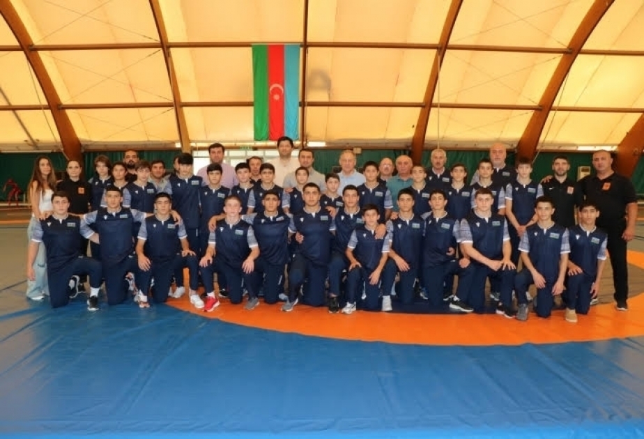 Азербайджанские борцы выступят на чемпионате Европы U-15