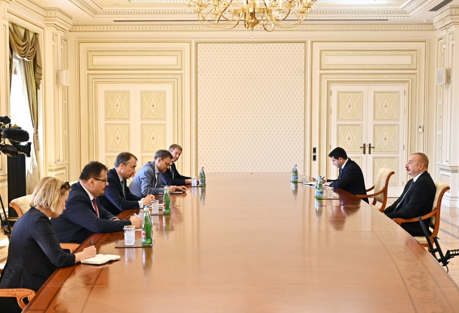 الرئيس إلهام علييف يلتقي المبعوث الأوروبي الخاص تويفو كلار