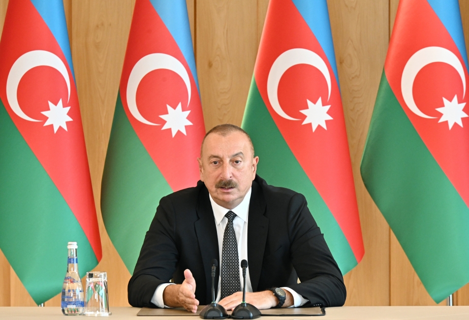 Azərbaycan Prezidenti: Tranzit yüklərin həcmi təxminən 30 faiz artıb