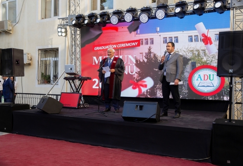 Se celebró la ceremonia de graduación en la Universidad de Lenguas de Azerbaiyán
