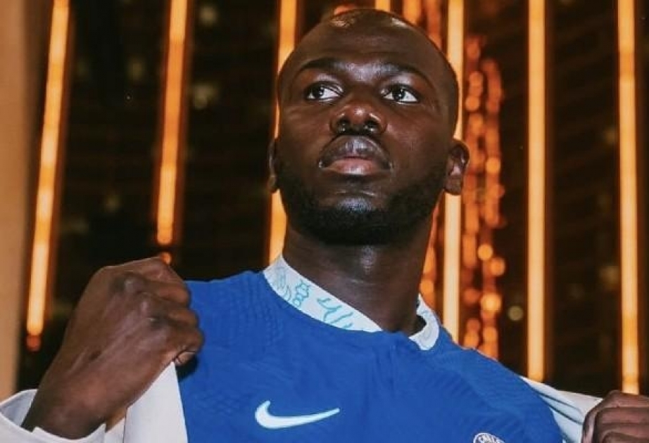 “Çelsi” klubu Kalidu Kulibalini transfer edib