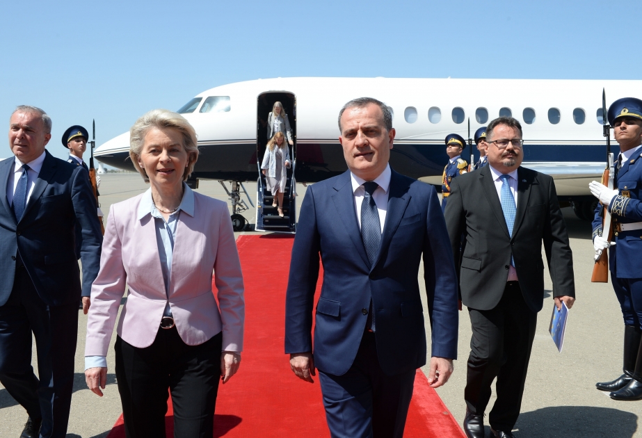 La Presidenta de la Comisión Europea llega a Azerbaiyán