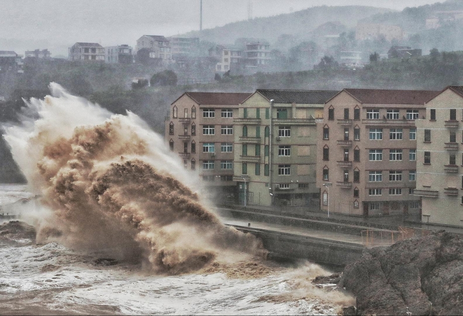 7 человек погибли из-за сильного ветра на пристани в китайском городе Нинбо