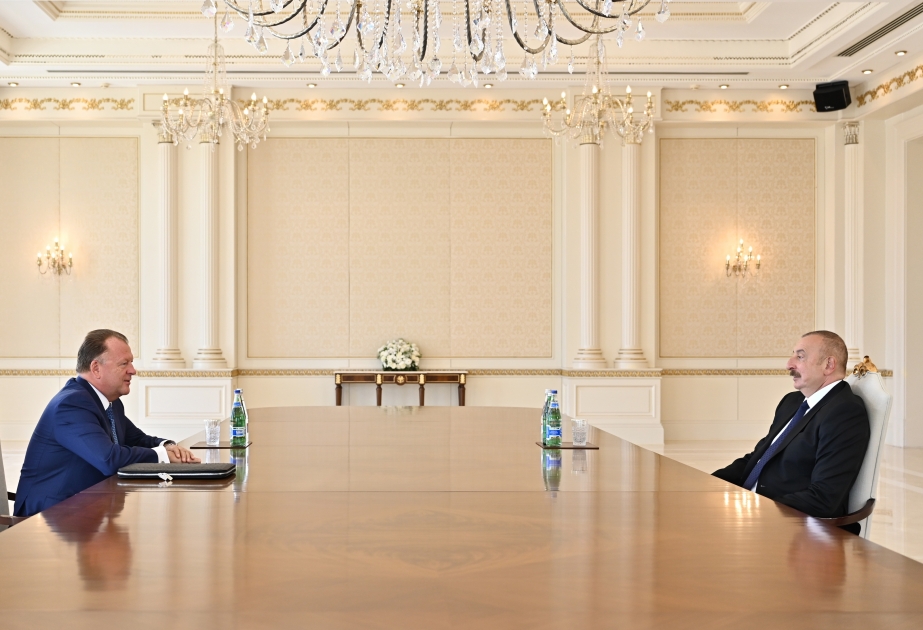 الرئيس إلهام علييف يستقبل رئيس الاتحاد الدولي للجودو ماريوس ويزير
