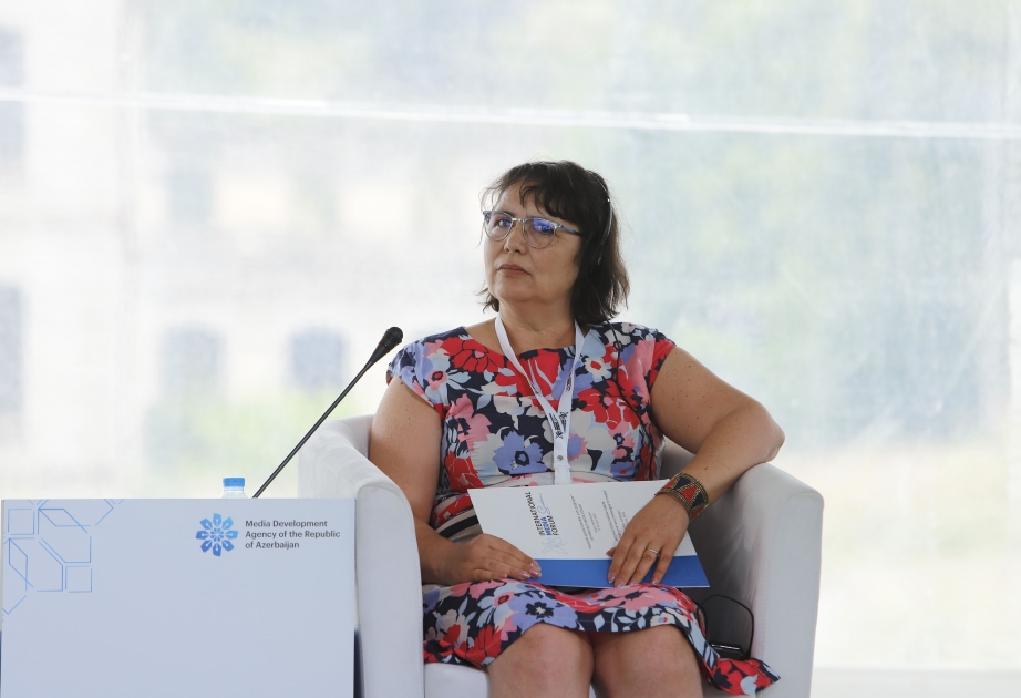 Evgenia Doitcheva Droumeva: Sosial şəbəkələrdən düzgün istifadə xəbərlərin daha böyük auditoriyaya yayılması üçün ən vacib şərtlərdən biridir