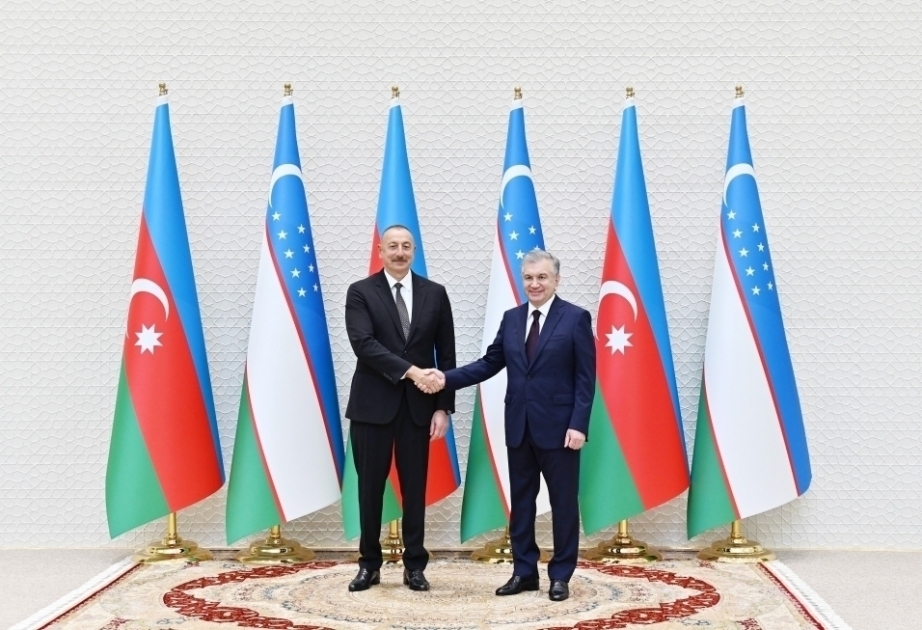 Präsident Ilham Aliyev telefoniert mit seinem usbekischen Amtskollegen
