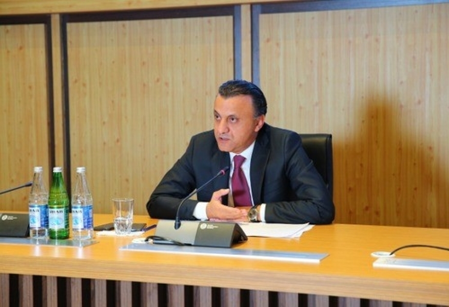 Vüqar Qurbanov TƏBİB-in tabeli tibb və elmi-tədqiqat müəssisələrinin rəhbərləri ilə görüş keçirib