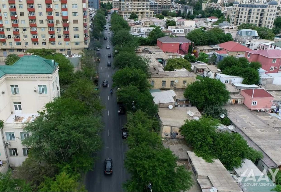 Paytaxtın Yasamal rayonunda Zivərbəy Əhmədbəyov küçəsi təmir edilir