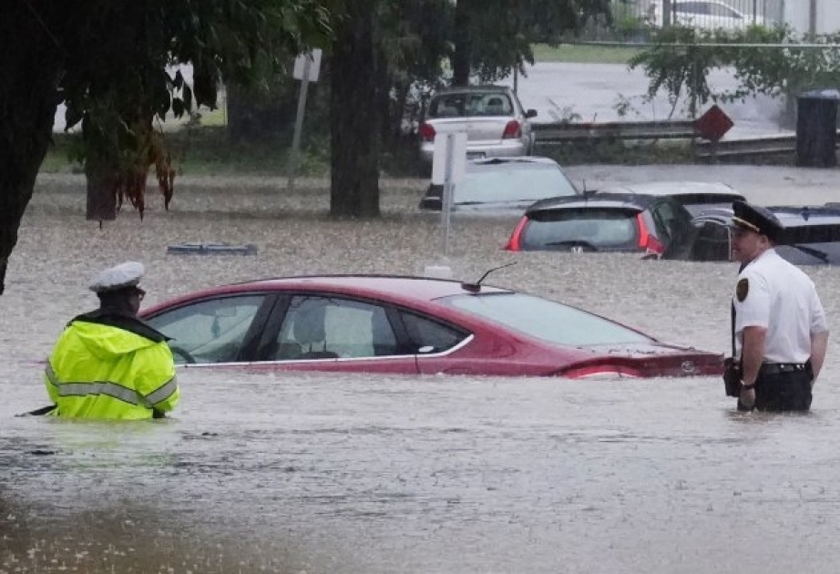 В американском Сент-Луисе объявлено чрезвычайное положение из-за наводнения ВИДЕО