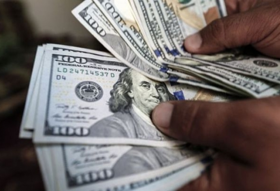 Fiziki şəxslərin əmanətlərinin dollarlaşması azalıb