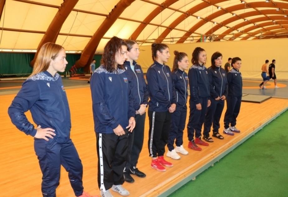 Azerbaijani female wrestlers to embark on training camp in Turkiye