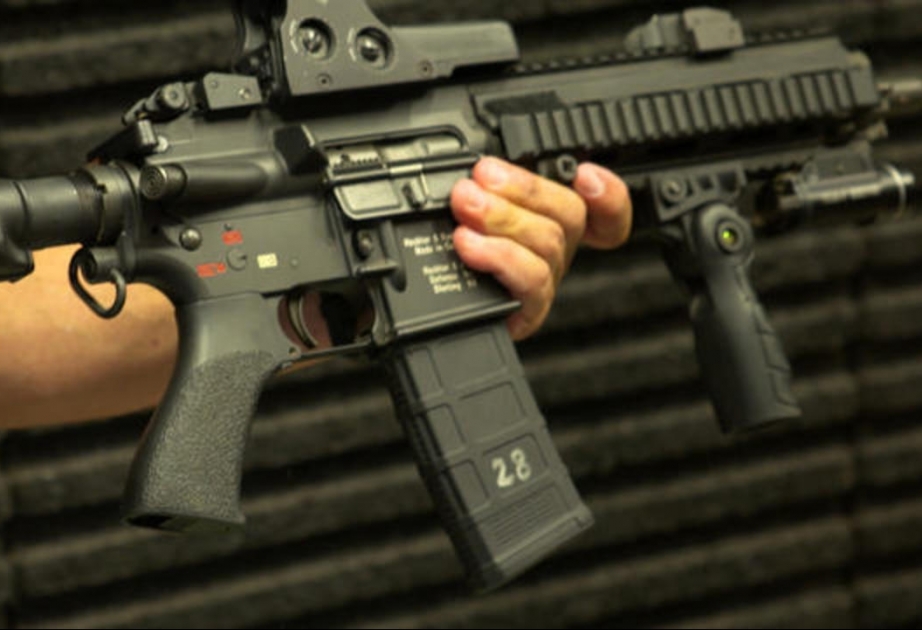 В США автоматические винтовки типа AR-15 рекламируют как 