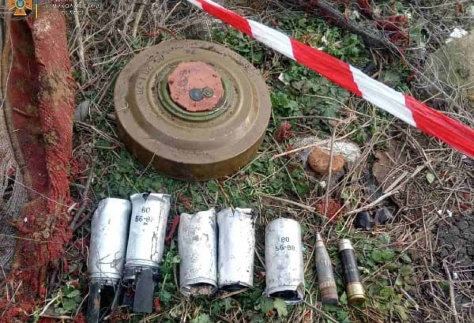 Ukraynanın Nikolayev şəhərində avtobus dayanacağına kasetli bombalar atılıb, ölənlər var