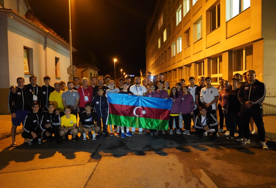 MOK-un baş katibi Azər Əliyev “EYOF-2022”də uğur qazanan idmançılarımızı mükafatlandırıb