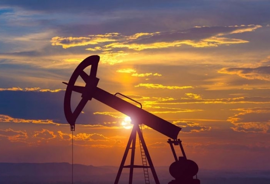 انخفاض أسعار النفط بالمصافق العالمية