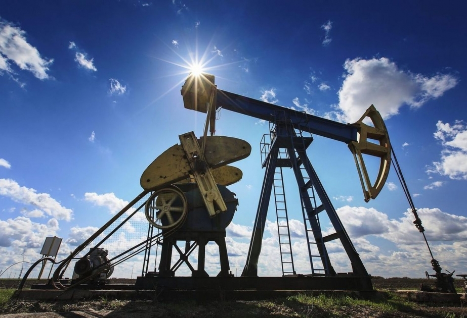 Цена барреля азербайджанской нефти превышает 105 долларов
