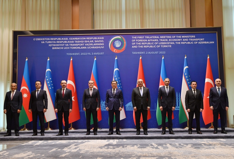 Tachkent abrite la première rencontre trilatérale des ministres azerbaïdjanais, turc et ouzbek