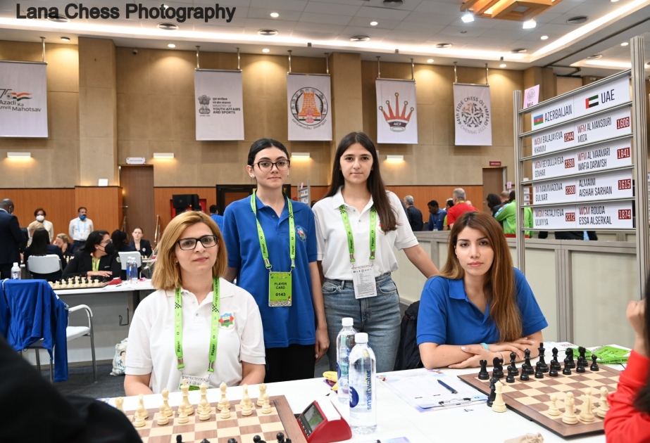 Qadın şahmatçılarımız Olimpiadada Ukrayna komandası ilə heç-heçə ediblər