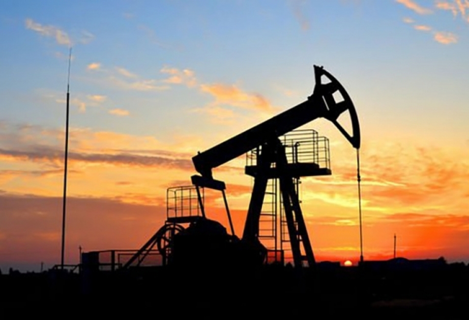Баррель азербайджанской нефти продается за 104,57 доллара