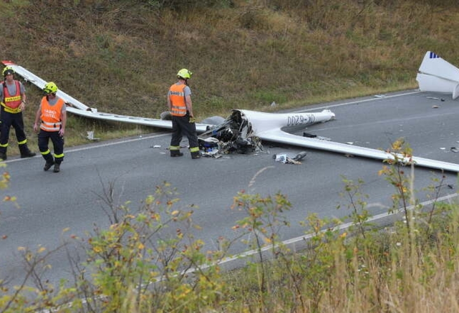 Segelflugzeug in Tschechien kollidiert bei Bruchlandung mit Auto – Pilot tot