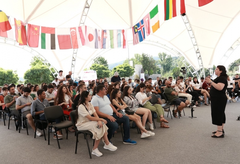 Первый день III Летнего лагеря: обучение азербайджанскому языку, панельные заседания, тур в Шушу, интеллектуальные и развлекательные игры