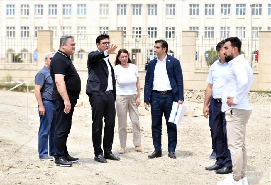 Gənclər və idman naziri Hacıqabulda idman meydançasının vəziyyəti ilə tanış olub