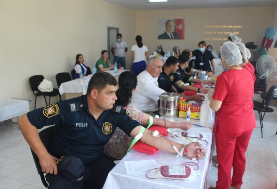 Qax rayonunda polislər qanvermə aksiyasına qoşulublar