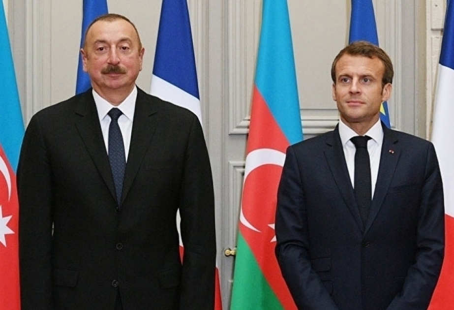Präsident Emmanuel Macron telefoniert mit Präsident Ilham Aliyev