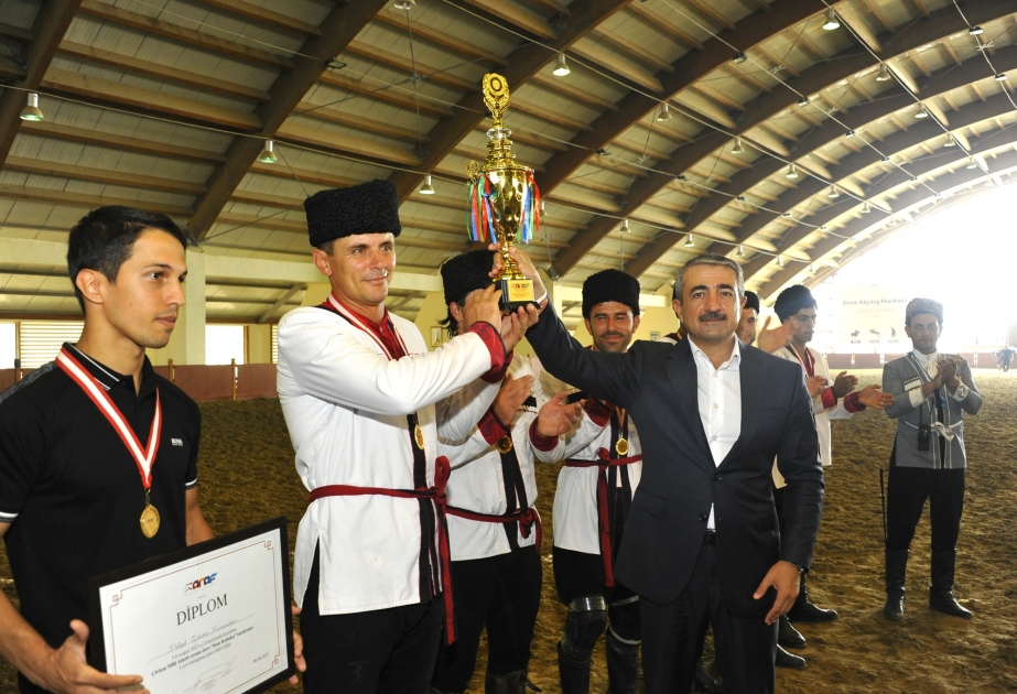 Azərbaycan Respublikası Atçılıq Federasiyasının təşkilatçılığı ilə çövkən milli atüstü oyunu üzrə Şuşa kuboku turnirinin final görüşü keçirilib