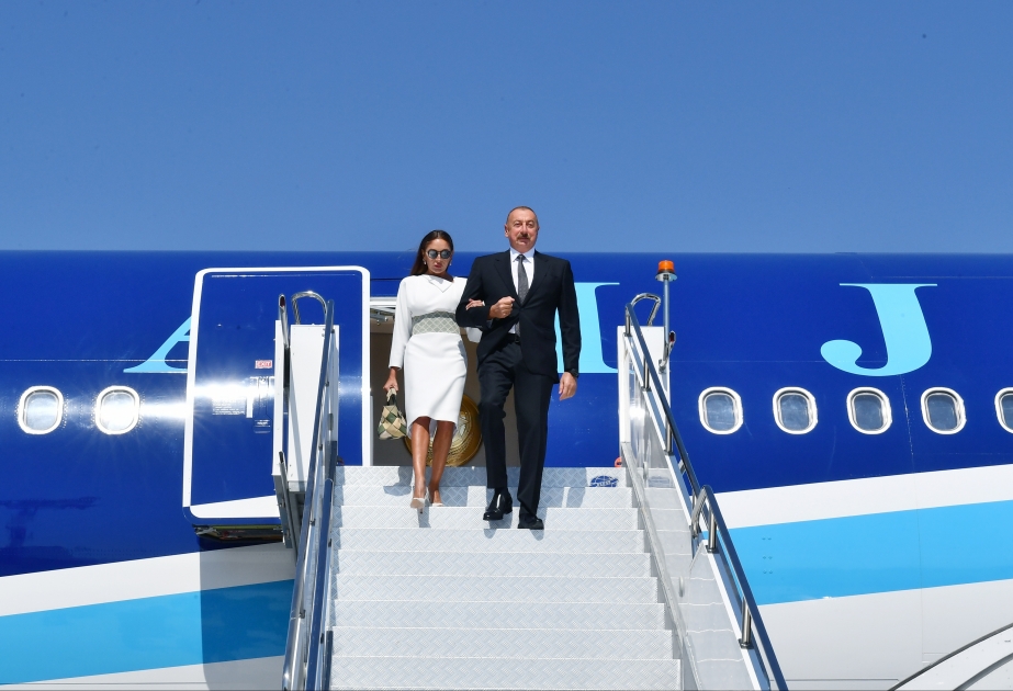 Präsident Ilham Aliyev ist zu Arbeitsbesuch in der Republik Türkiye eingetroffen VIDEO