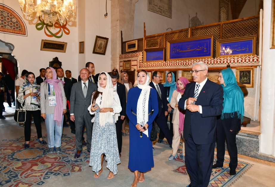Birinci vitse-prezident Mehriban Əliyeva və Heydər Əliyev Fondunun vitse-prezidenti Leyla Əliyeva Konyada Mövlanə muzeyini ziyarət ediblər VİDEO