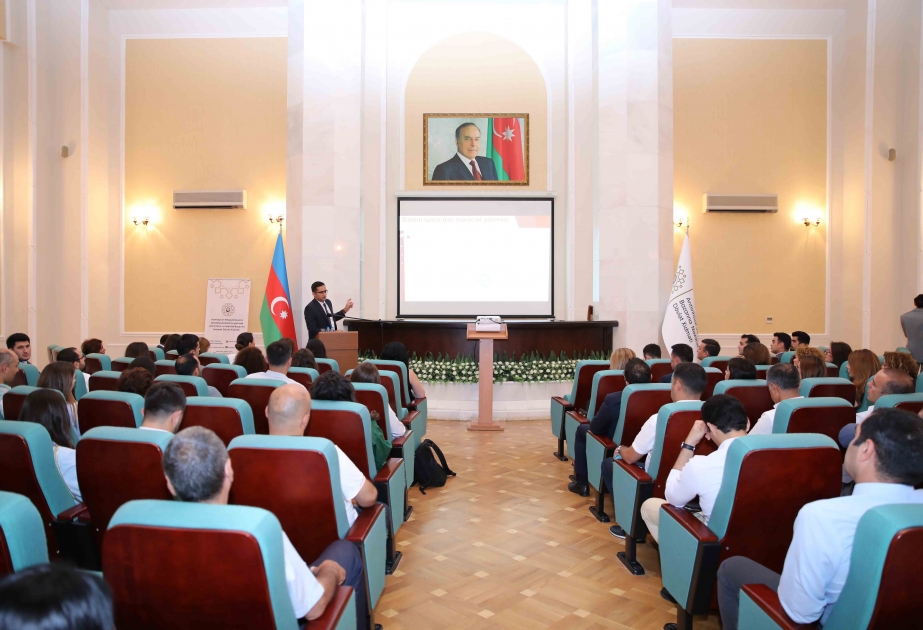 Açıq məkanda reklam fəaliyyəti ilə bağlı seminar keçirilib
