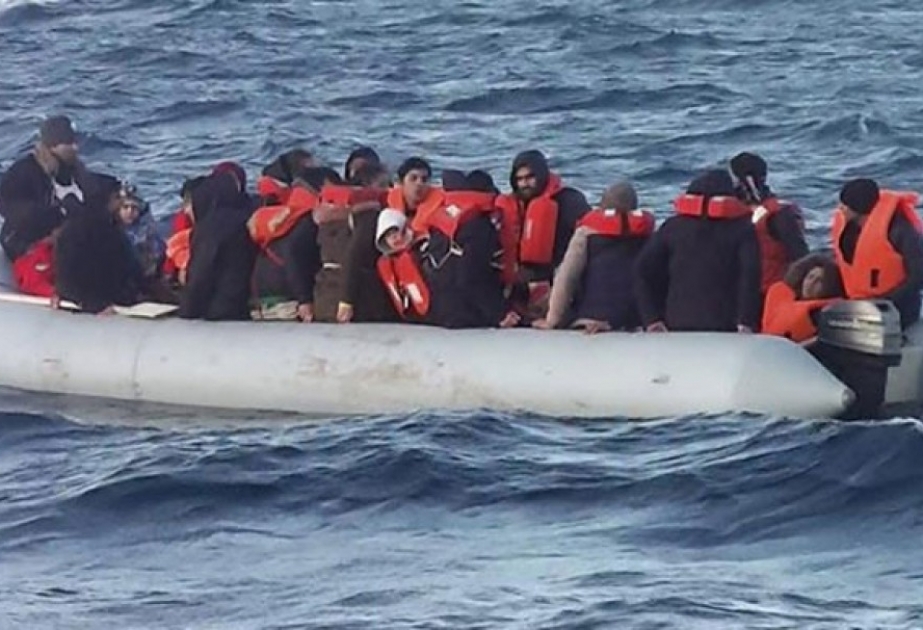 الدفاع التركية: إنقاذ 47 مهاجرا قبالة سواحل إزمير بينهم نساء وأطفال