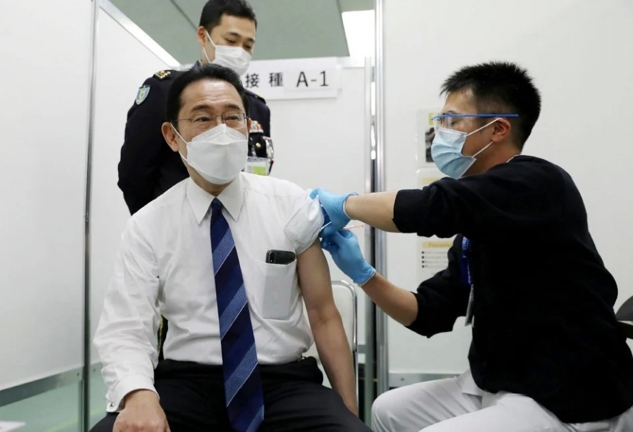 Yaponiyanın Baş naziri koronavirusa qarşı dördüncü dəfə peyvənd olunub