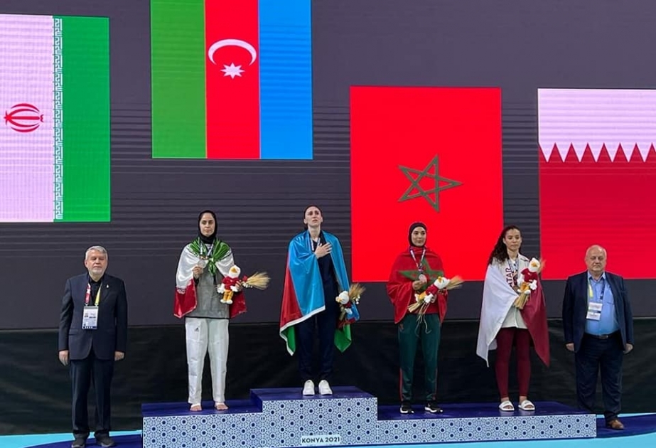 Fəridə Əzizova: İslamiadada Azərbaycan Himni səslənəndə göz yaşlarımı saxlaya bilmədim