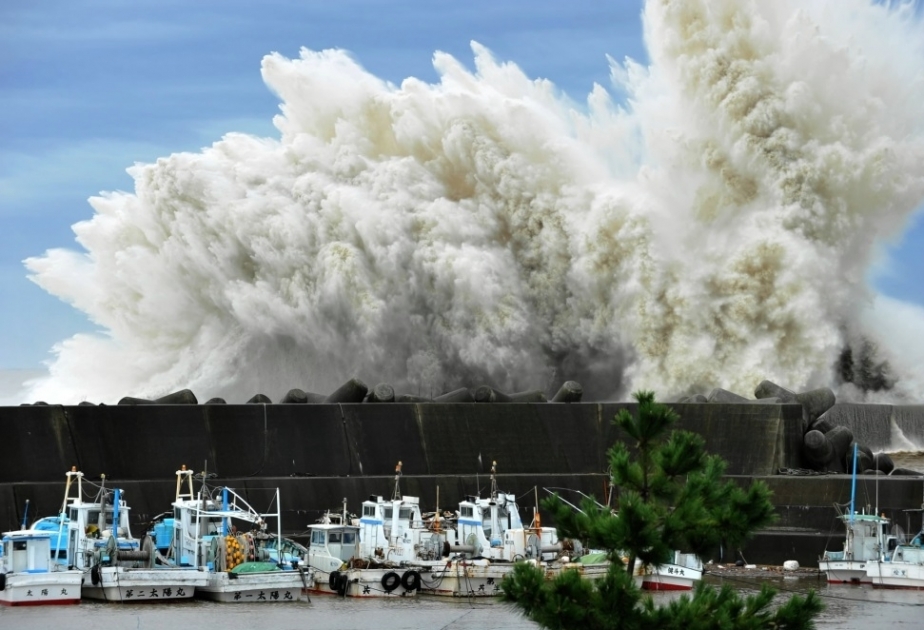 Tropical storm approaching central Japan