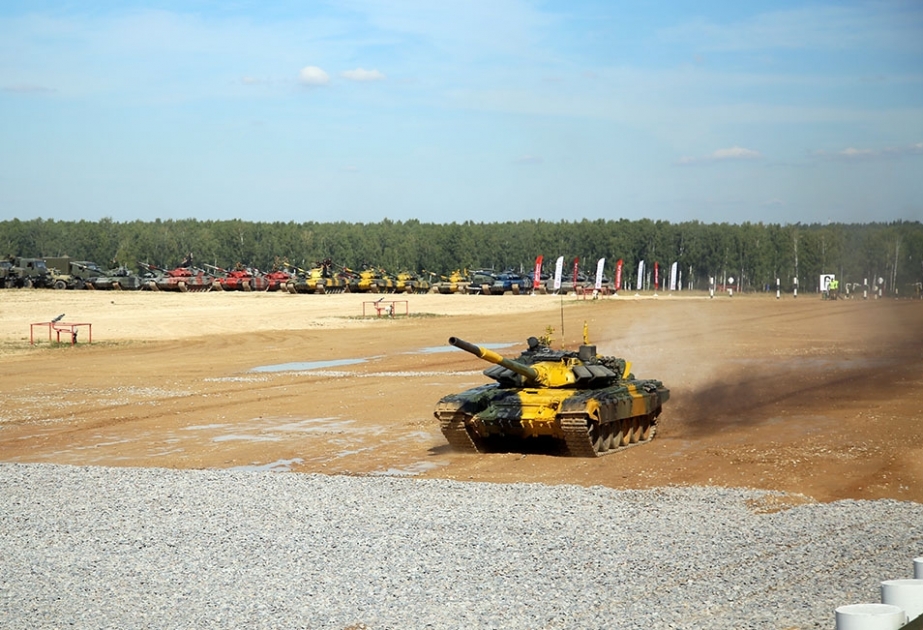 Hərbi qulluqçularımız “Tank biatlonu” müsabiqəsində ilk yarışa başlayıblar