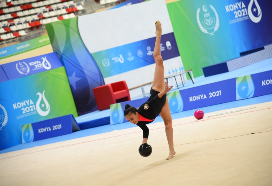 “Konya-2021”: Bədii gimnastlarımız Zöhrə Ağamirova və Alina Gözəlova topla proqramlarını uğur nümayiş etdiriblər VİDEO