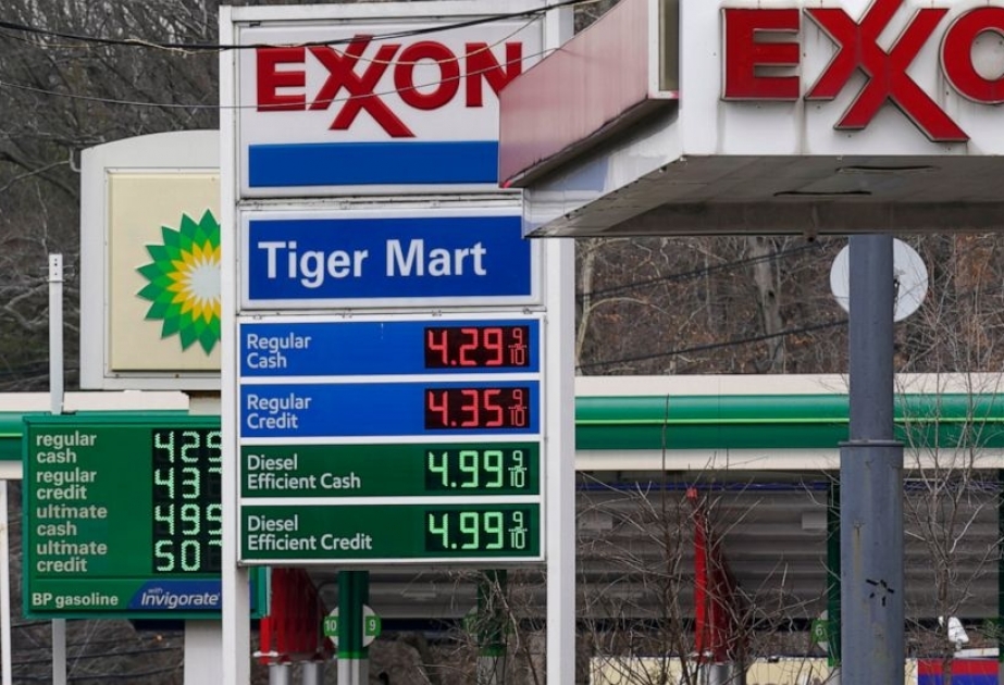 Средняя стоимость бензина в США снизилась до 4,10 доллара за галлон