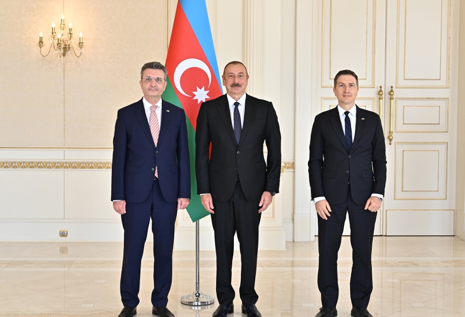 Prezident İlham Əliyev Almaniyanın Azərbaycanda yeni təyin olunan səfirinin etimadnaməsini qəbul edib  YENİLƏNİB VİDEO