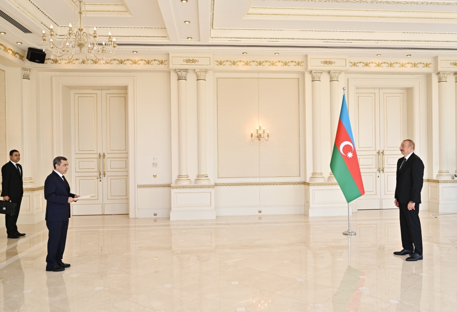 Президент Ильхам Алиев принял верительные грамоты новоназначенного посла Туркменистана в Азербайджане ОБНОВЛЕНО ВИДЕО