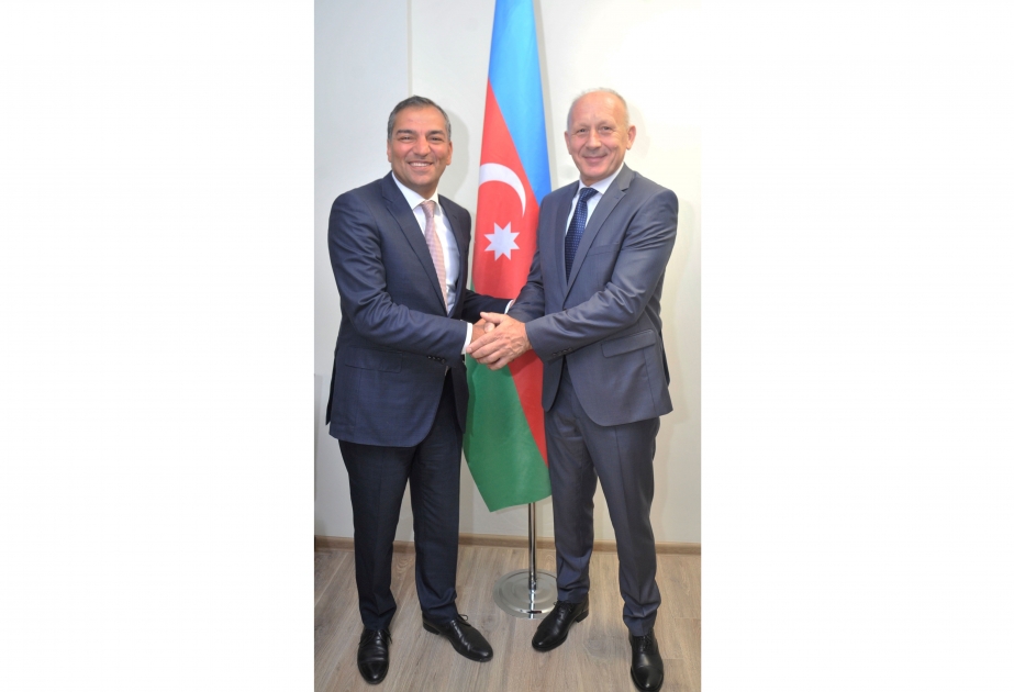 مناقشة العلاقات السياحية بين أذربيجان وصربيا