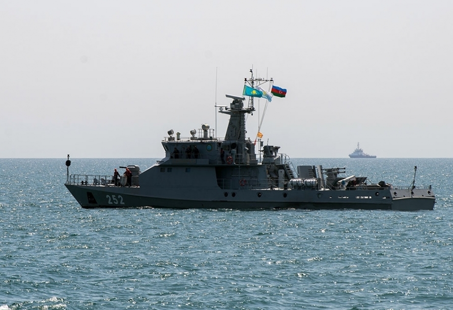 Teams fulfill “Firing at a floating mine” exercise during “Sea Cup” contest