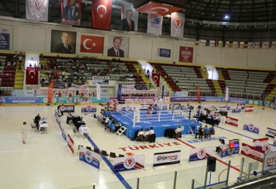 Daha bir boksçumuz Avropa birinciliyində medalı təmin edib